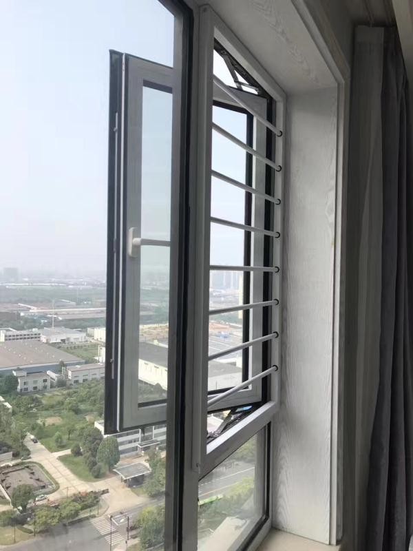 免打孔隱形防盜窗 守護飄窗與陽臺的兒童安全新選擇